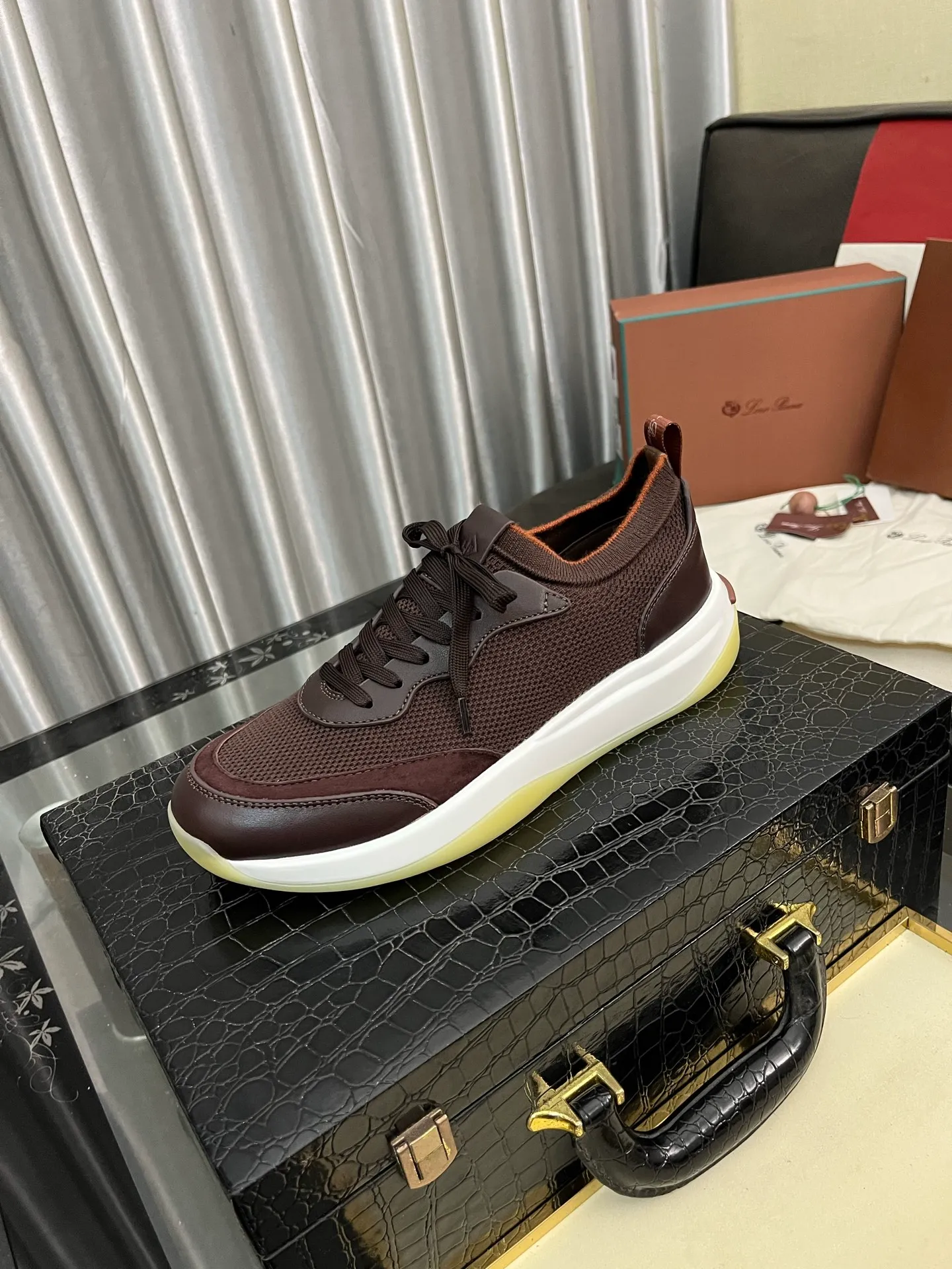 Men's men's shoes💰620⌚️⌚️Loro Piana - Loro Piana LP classic casual shoes, men's lace-up casual shoes and sneakers, high-quality lightweight and comfortable fabrics, suitable for outdoor leisure, the color is young and energetic, the upper is imported deerskin from Italy, it is great with sportswear or casual suits! Code number: 38-446️⃣Colors available